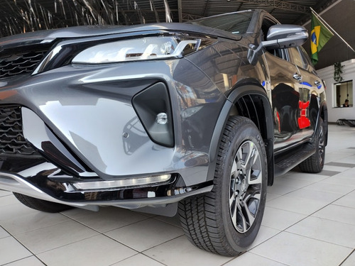 Toyota Hilux SW4 2.8 D-4D TURBO DIESEL DIAMOND 7L 4X4 AUTOMÁTICO