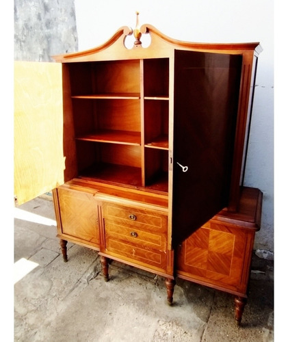 Aparador Ingles Tipo Highboard.