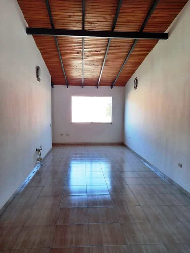 Imagen 2 de 12 de Marzo 22 Se Alquila Casa Urb.. Valle De Oro Inf 04145951242 Francisco Rodriguez