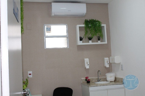 Imagem 10 de 15 de Casa Comercial No Tirol - V-11531