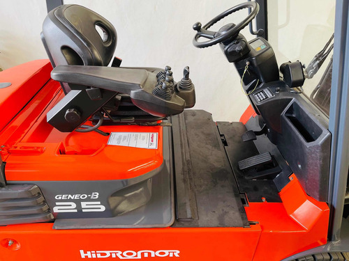 Autoelevador Toyota Electrico 2.5tn Triple Desplazador