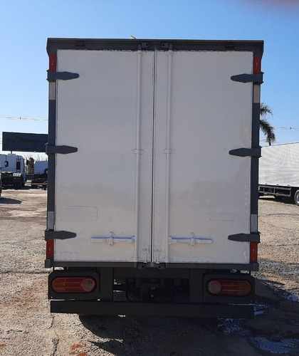 Imagem 5 de 15 de Hyundai Hr 2011 4x2 Baú Refrigerado (único Dono)