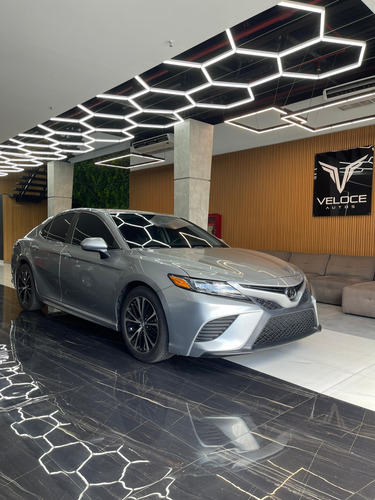 Toyota Camry Se 2020