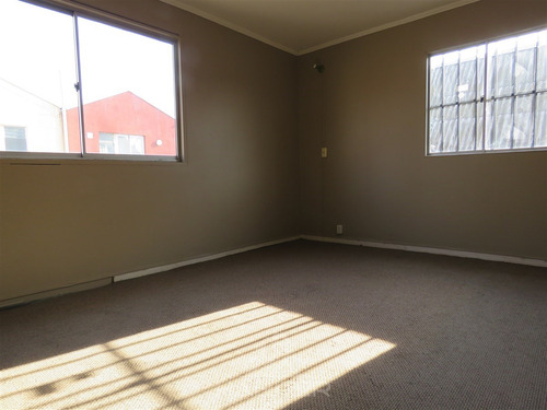 Casa En Arriendo De 2 Dorm. En Talca