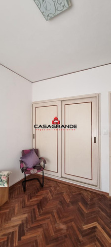 Casa En Régimen De Ph De Bajos, Amplio Fondo, Parrillero, Garaje