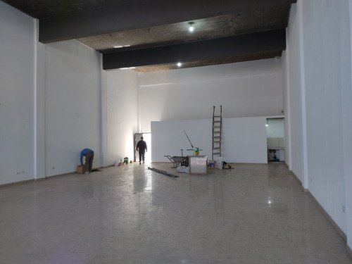 Imagen 6 de 12 de Local Comercial En Zona Inmejorable. Barrio Parque, Ing Allan. 1282 Y 1211