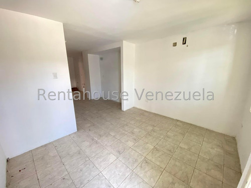 Bello Townhouse Para Seguir Remodelando A Tu Gusto