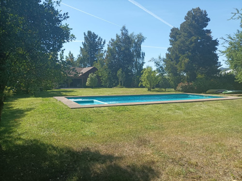 Excelente Casa, Sector Residencial, Embalse Machicura Colbún