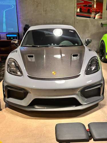 Porsche 718 Cayman GT4 RS version Weissach