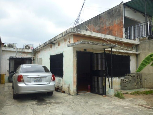  José López Vende  Linda  Casa Con Amplio Patio Y Mas En  Centro-oeste  Barquisimeto  Lara, Venezuela. 4 Dormitorios  3 Baños  120 M² 