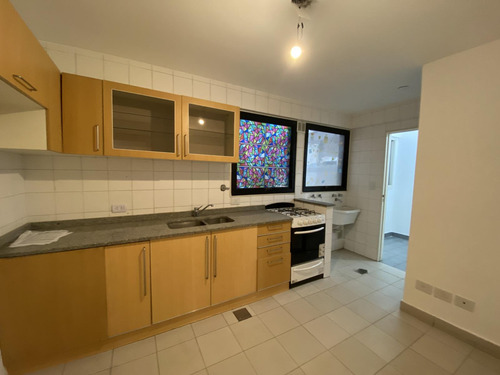 Venta Departamento De 3 Ambientes Con Dependencia Y Cochera En Recoleta, Barrio Norte