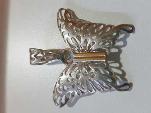 Dije Mariposa Con Alas De Plata Y Centro De Oro