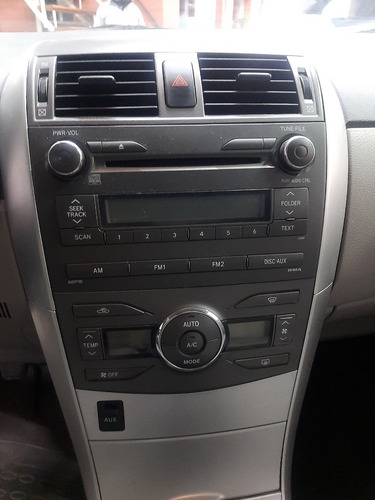 Imagen 13 de 15 de Toyota Corolla 1.8 Xei 2014