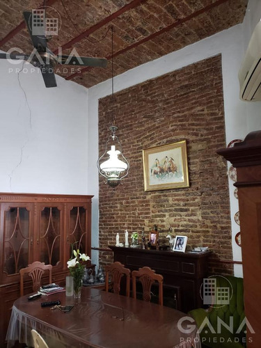 Imagen 4 de 21 de Casa De Pasillo De 2 Dormitorios En Barrio Martin - Reciclar