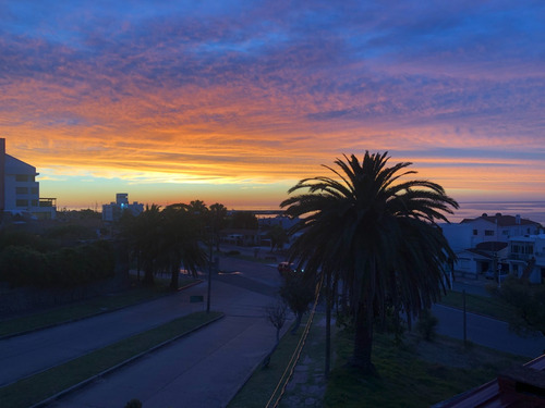 Casa En Alquiler En Piriapolis. Hermosa Vista. Frente A La Playa. 6 Personas