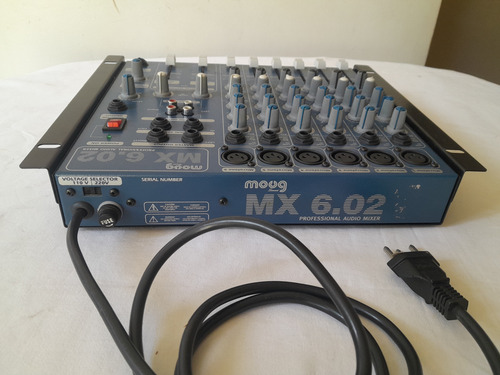 Mesa De Som Moug Modelo Mx 6.2 ( 6 Entradas Xlr) (Usado)