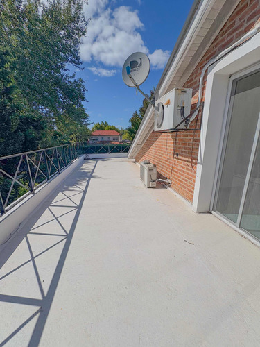 Casa En Lote Central Con Suite, Playroom Y Galería - Fincas De Iraola