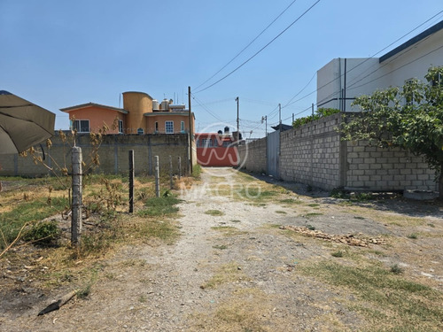 Terreno En Venta En Col. Parotas Con Conexión A Servicios.