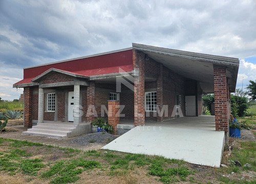 Carretera Celaya - Comonfort: Casa Campestre En Venta