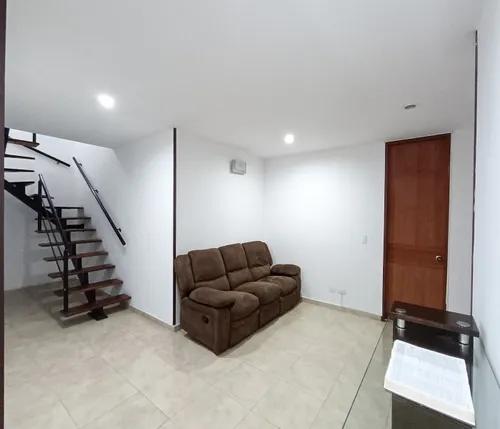 Se Alquila Hermoso Apartamento Duplex En Menga, Quinto Piso Con Ascensor
