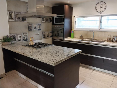 Imagen 13 de 26 de Casa De Estilo Minimalista