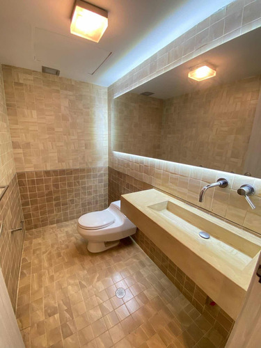 Vendo Exclusivo Townhouse En Altos De Guataparo Valencia