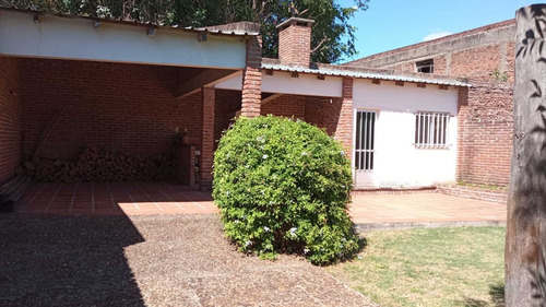 Venta Casa, Excelente Estado Y Ubicación- Mercedes.