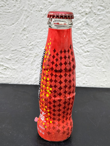Mini Botella Coca Cola Hay Que Besarse Más Práctica Año 2005 (Usado)