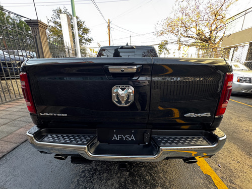 RAM Ram 5.7 Hemi Sport Black Package 4x4 At
