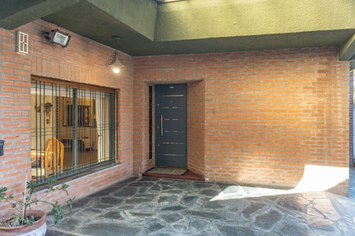 Casa 4 Ambientes Con Enorme Jardín En San Martín