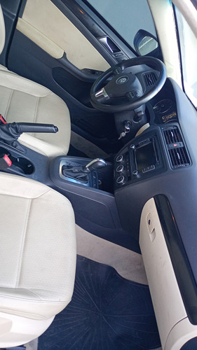 Volkswagen Jetta 2.0 Comfortline Flex 4p Automática