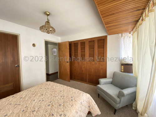 Magnífico Apartamento En Alquiler La Carlota Full Amoblado, Con Excelente Distribución, Amplio Y Luminoso Consta De 141 Mts2, Vi Mls #24-11566