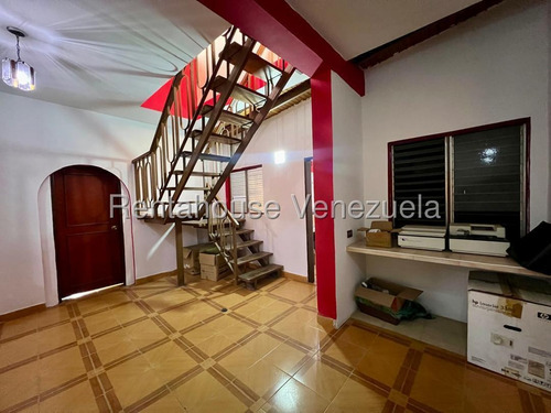 Maria E Vende !!tu Nuevo Hogar !! Espectacular Con Piscina Casaduplex En La Morenera, Lara#25-19368*4h 3b 98m2