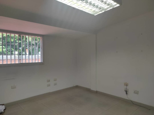 Imagen 13 de 15 de La Trinidad Casa Para Oficina O Comercio En Alquiler