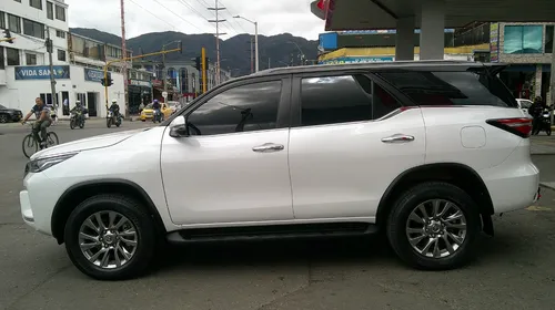 Toyota Fortuner 2.4 Diésel Srv 4X2