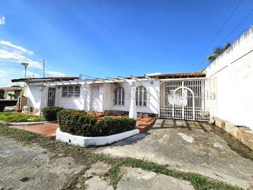 Casa En Venta En Villa Tabure Cabudare Lara.... Para Remodelar A Gusto....(24-11906)....m&n