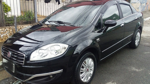 Fiat Linea 1.8 16v Essence Flex Dualogic 4p 2015
