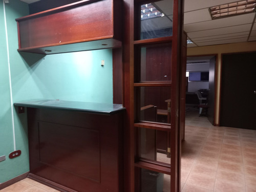 Imagen 3 de 12 de Amplia Oficina En El Mejor Centro Comercial Empresarial Del Oeste En Montalbán