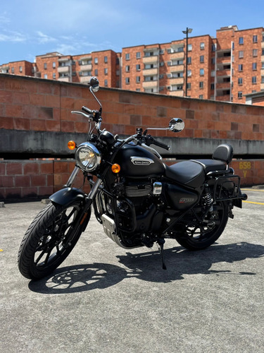 Royal Enfield Meteor 350 Stellar Black 2024