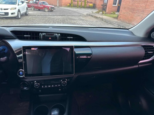 Imagen 7 de 11 de Toyota Hilux Srv
