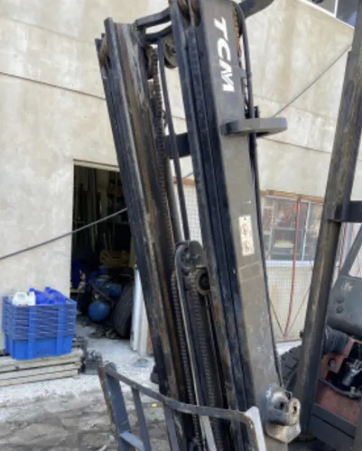 Autoelevador Tractor Ofrezco Torre Triple C/desplazador Tcm