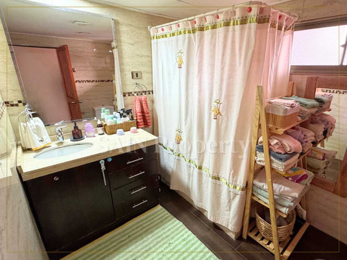 Propiedad Sólida En Sector Residencial (97116)