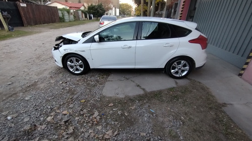 Ford Focus  1.6 S 