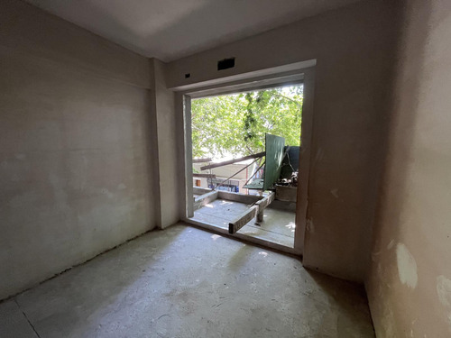 Argerich 1700- Departamento De 2 Ambientes Al Frente Con Dormitorio En Suite.