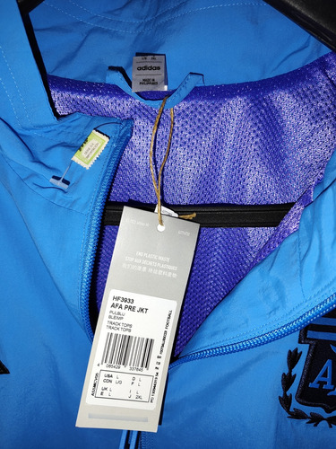 Campera Deportiva Selección Argentina Qatar 2022 (Usado)