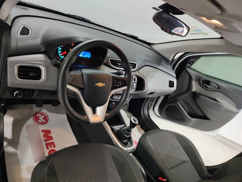 Imagem 4 de 11 de Chevrolet Onix 1.0 Mpfi Lt 8v Flex 4p Manual