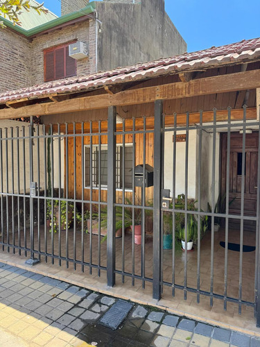 Gonzalez Del Solar Al 200 - Casa De 3 Dormitorios En Rosario Fisherton