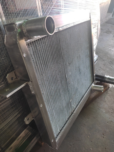 Imagen 2 de 4 de Radiador Ford Cargo 815