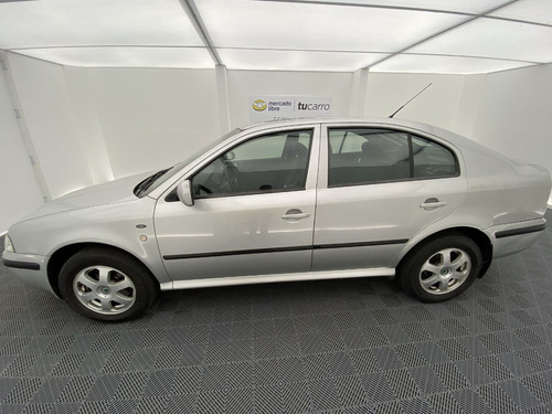 Imagen 7 de 25 de Skoda Octavia 1.8 Turbo