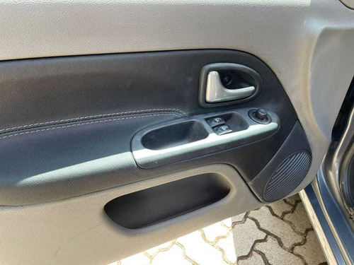 Imagem 12 de 15 de Renault Symbol Sedan Privilege 1.6 16v 4p 2010